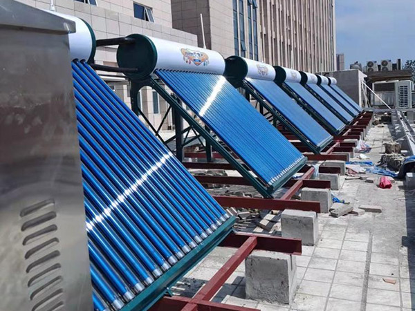 【太阳能热水器】武汉区蔡甸区人民医院食堂热水系统